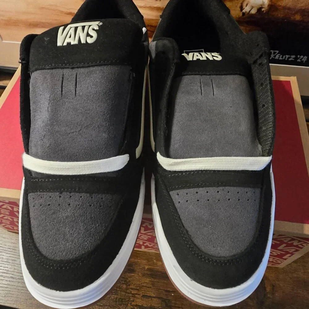 Vans Hylane Skate Sneakers Shoes Black/White/Gum VN000D26BMA Mens 11 US NEW - Picture 4 of 10